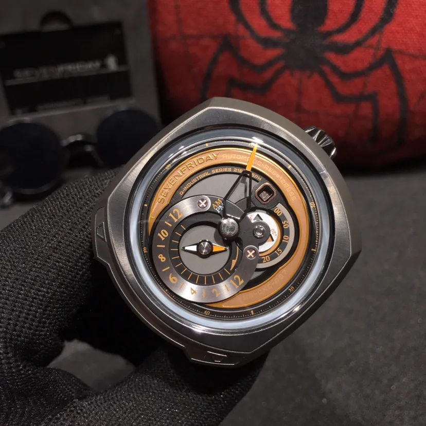 【Authentic Tmall】💰1640! 🇧🇧SevenFriday leads the fashion craze and re-explodes the new nostalgic industrial revolution elements Q2/03 Bezel stainless steel black PVD sandblasting polishing and sandblasting treatment Dial multi-level interface Matte textured metallic dial Streamlined lines Unique orange and cold gray echoing scale and track plate design Calfskin strap inlaid with two hardware screws is a highlight Product name: Seven Friday SevenFriday , novel design, well-proportioned, model: SF-Q2/03, size: 49*13mm Movement: Japanese Citizen Miyota8219 mechanical movement original authentic movement